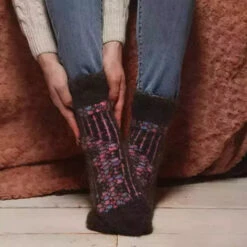 Siberia Spirit Floral Fantasy Crew Socks 5 Siberia Spirit Floral Fantasy Crew Socks -Baffin Store Legs wearing black flower socks 720x 030a0fef b95e 4223 b0f6 dc45f455bd17